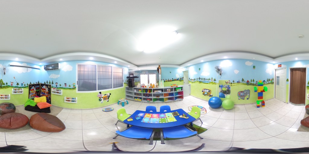 Realiza un recorrido por nuestras distintas aulas.